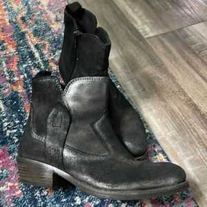 Iridescent Sheridan Mia leather boots size 36